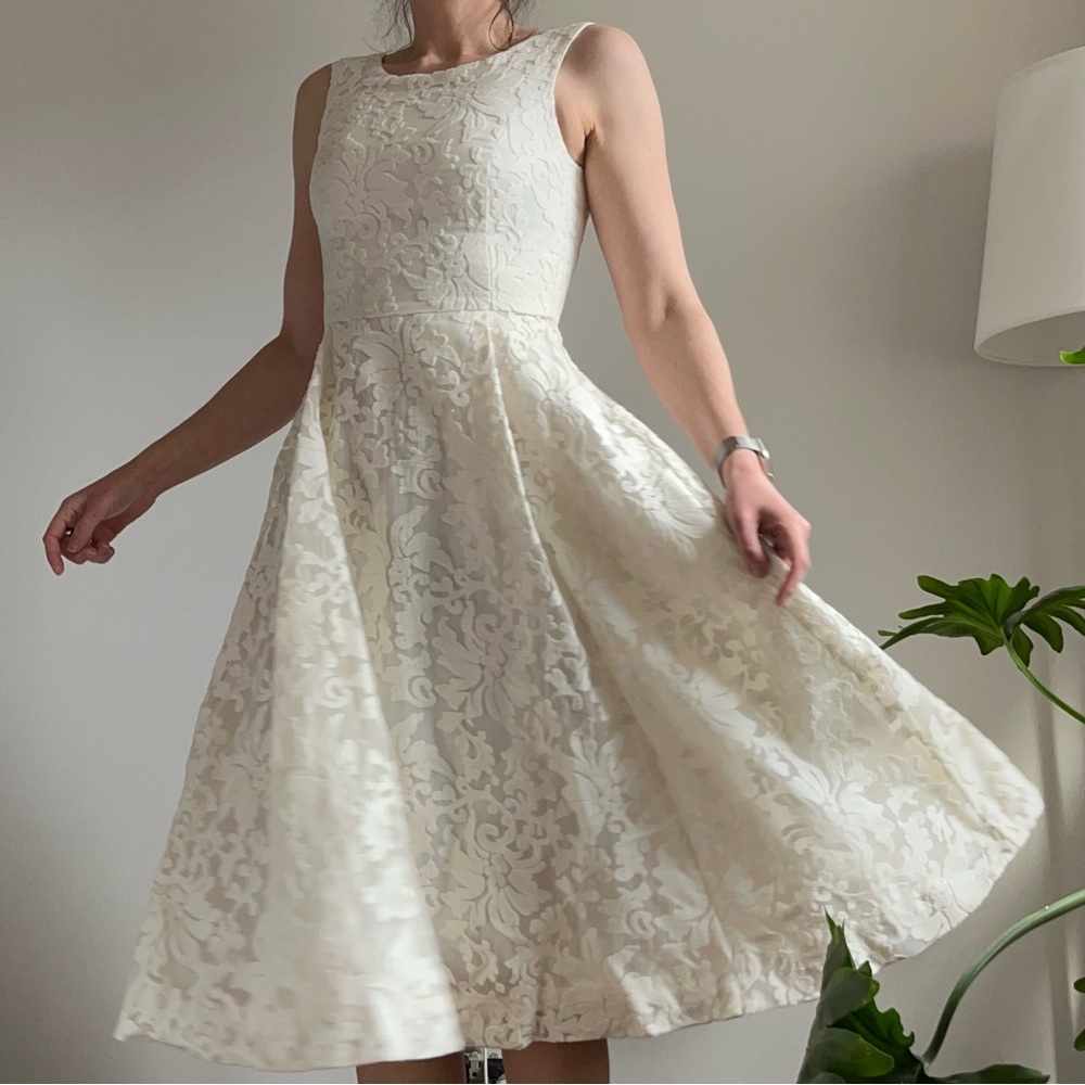 Pink Tartan Made in 🇨🇦 Ivory Lace Sleeveless Fit-and-Flare Midi Dress Size 4